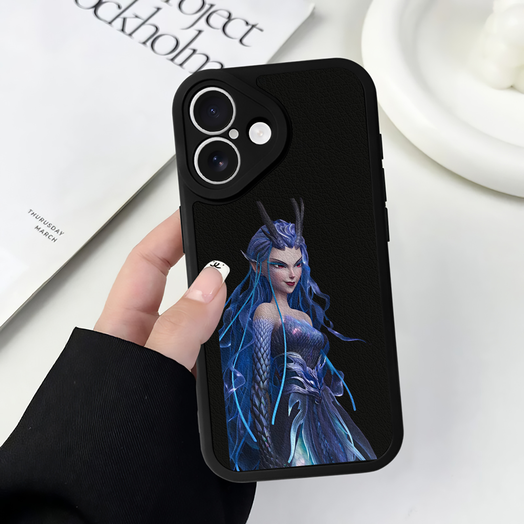 （画像用） Ne Zha 2 ナタ 魔童の大暴れ 【iPhone 16シリーズ対応】シリコンスマホケース（レザー調） 材質：シリコン